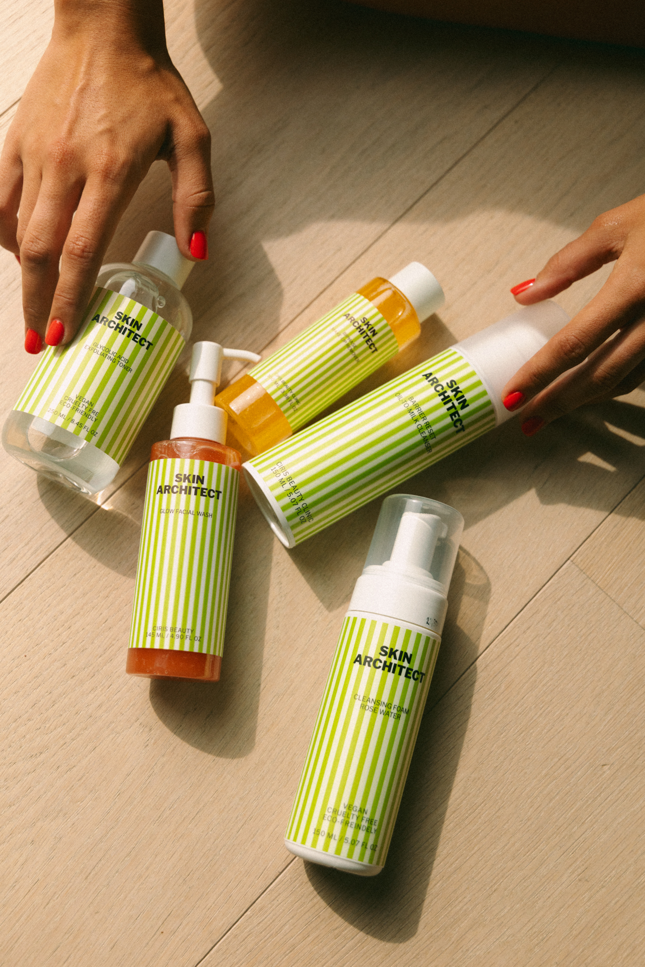 Skin Architect cleansers en toner in warm zonlicht