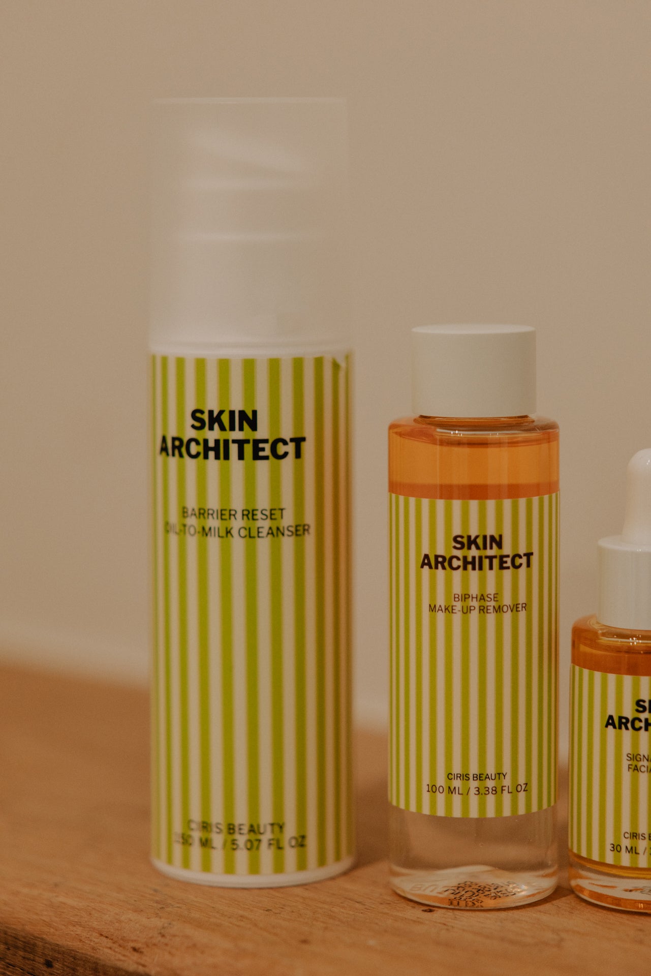 Barrier reset : oil to milk cleanser